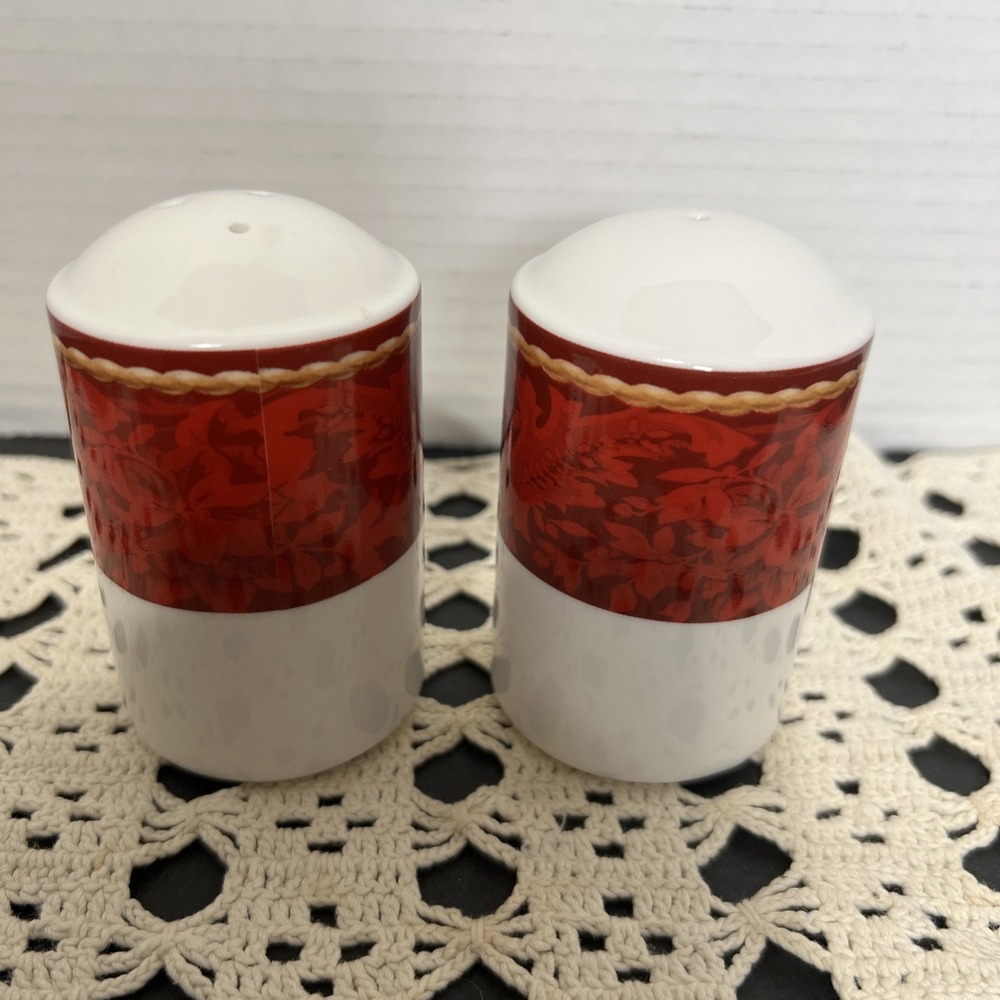 Hallmark Home Collection by Sakura Holiday Abundance Salt & Pepper Set